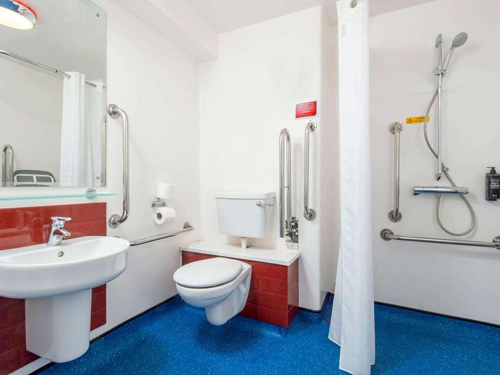 Ibis Budget Lancaster Centre Room photo